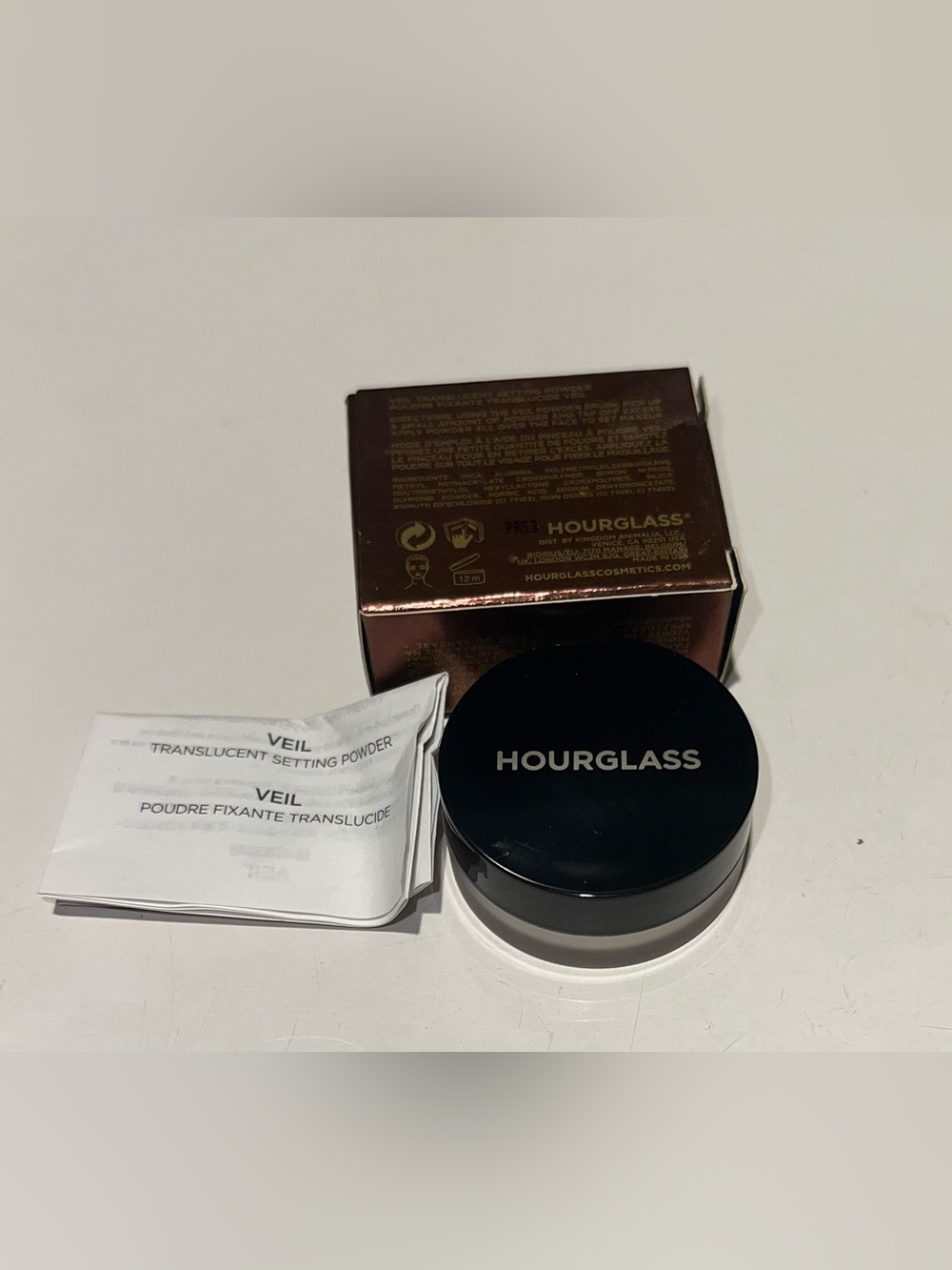 3/$30- Hourglass Mini Veil Translucent Setting Powder - Picture 4 of 8